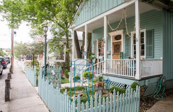 Downtown Covington, Lee Lane